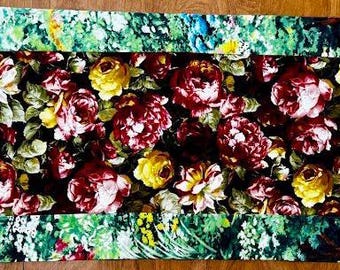 Handmade Rose Garden Table Runner Floral Decor Cottage Farmhouse Kitchen Table Topper Elegant Botanical Gift for Her Housewarming Gift