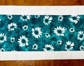 Handmade Daisy Table Runner Teal Floral Decor Farmhouse Kitchen Table Topper White Border Spring Gift for Her Housewarming Gift