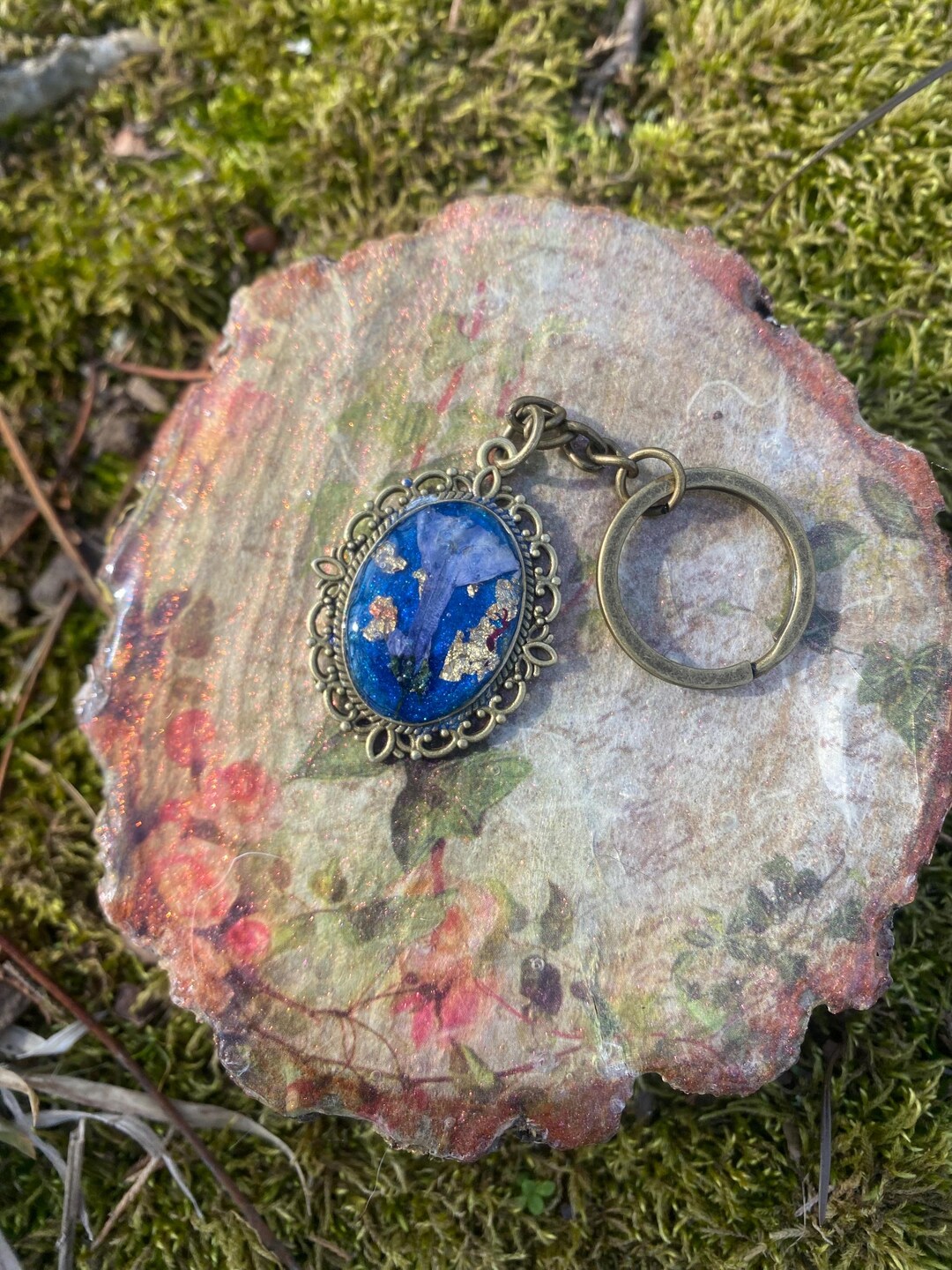 Pressed Powder On Key Chain Pressed Flower Keychain- Pressed Flowers in Resin-handmade Blue - Etsy