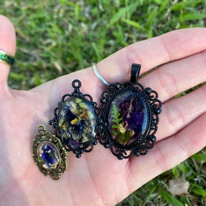 Shadow Garden Trio – Pressed Flower Resin Magnets, Botanical Art Set, Deep Purple & Black Floral, Vintage Style Frames