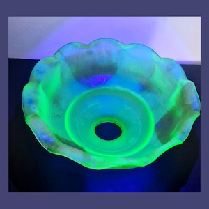 Antik lampskärm i uranglas – vaselinglas – UV-fluorescerande – Jugend – Vintage