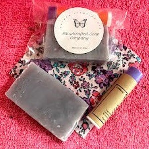 Lavender Mini Spa Gift Set, lavender, mini spa gift set, stocking stuffer, spa gift set, party favor, soap gift set, lip balm gift set, gift