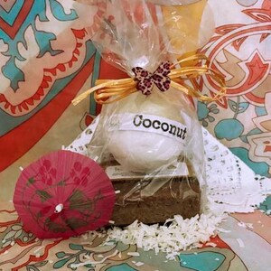 Coconut Soap and Soak Spa Gift set, Coconut Spa Gift set, Coconut Bath Gift Set, bath bomb gift set, bath fizzie gift set, Coconut Soap Set