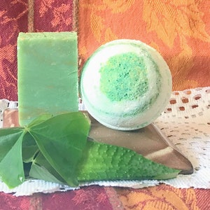 Aloe Bath Bomb Spa Gift Set, Clover Spa Gift Set, Bath Bomb Gift Set, Bath Fizzy Gift Set, Bath Gift Set, Spa Gift Set, Organic Gift Set image 4