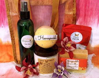 Honeysuckle Luxury Glam Bag Spa Gift Set: Full Sized Soap, Bath Bomb, Body Lotion, Body Mist & Bath Salts Soak