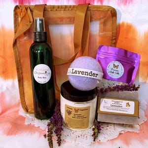 Lavender Spa Gift Set, Lavender, Bath Bomb Gift Set, Bath Fizzie Gift Set, Spa Gift Set, Bath Gift Set, Organic Spa Gift Set, Lavender Spa