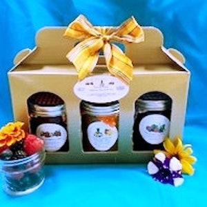 Gourmet Organic Jam Triple Treat Boxed Gift Set, gourmet jam gift set, organic jam gift set, holiday jam gift set, foodie gift set, jam gift image 2