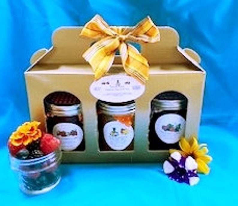 Gourmet Organic Jam Triple Treat Boxed Gift Set, gourmet jam gift set, organic jam gift set, holiday jam gift set, foodie gift set, jam gift image 2