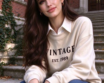 Women's Vintage EST.1989 Crewneck Sweatshirt, Retro Letter Graphic Top, Minimal Classic Fall Casual Pullover