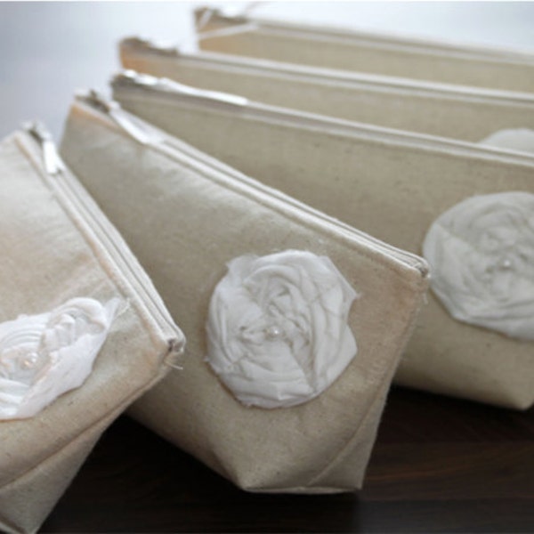 Bridal Party Gifts, Make Up Bag, Personalized Bridesmaid Presents, Linen and Lace Burlap Clutch Bag - Set of 5