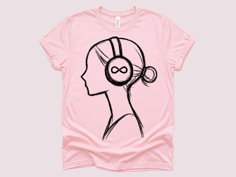 May include: A trio of ceramic storage canisters with lids, adorned with a blue and white floral design. The largest canister is about 20 cm tall. Ideal for storing kitchen essentials.