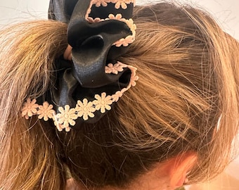 Coletero de satén negro, goma para el pelo de tela charmeuse, accesorio elástico suave y brillante para el cabello.