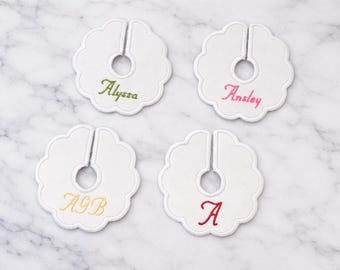 Embroidered Wine Glass Tags, Drink Markers, Wedding Gift for Bride, Custom Embroidered Scallop Wine Stem Tags, Custom Wine Glass Tags