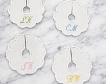 Embroidered Wine Glass Tags, Drink Markers, Wedding Gift for Bride, Custom Embroidered Scallop Wine Stem Tags, Custom Wine Glass Tags