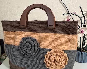 Colorful handmade crochet bag/purse / women's cotton yarn handbag / wooden handles