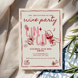 Op de afbeelding: Een cr&egrave;mekleurige uitnodiging met een rode rand en illustraties voor een wijnfeest. De tekst luidt "YOU ARE INVITED TO THE wine party" met datum, tijd en locatie. Illustraties van wijnfles, glas en eten zijn inbegrepen.