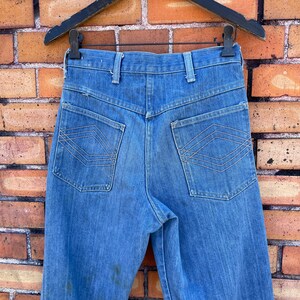 vintage 70s blue wide leg light wash jeans / 26 s small image 6