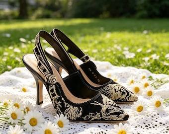 カスタマイズ可能なインソール、結婚式ゲストや夏のイベント向けのブラックゴールド刺繍スリングバックヒール