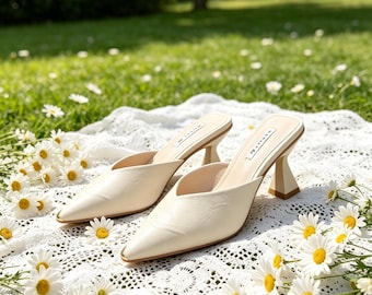 Customized insoles,Cream White Pointed Toe Flared Heel Mules for Women