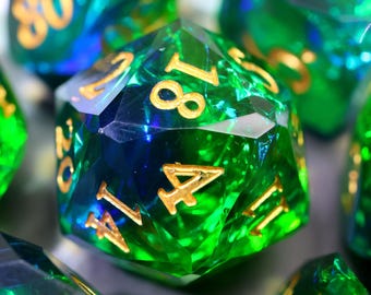 Juego de dados DND de resina verde con corte de diamante, juego de dados poliédricos de cristal, dados DND multifacéticos, dados DND facetados de borde afilado, regalos para ella.