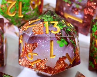 Dados de núcleo líquido de hierba verde con borde afilado, dados de resina líquida, juego de dados D&D misterioso, regalos para jugadores de D&D, regalos de dados de rol para ella