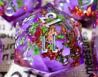 Juego de dados poliédricos de resina con hojas reales, dados de DnD, Dungeons & Dragons, dados de rol, dados con núcleo líquido, dados para juegos de rol de mesa, regalos de DnD para ella