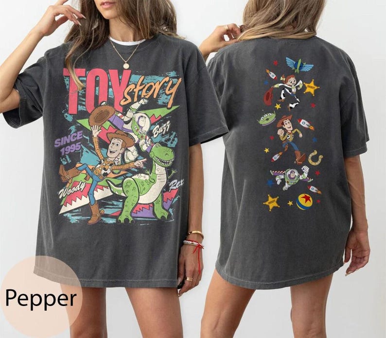 Camiseta vintage de Toy Story de 1995 con dos colores cómodos, camiseta de Woody, Buzz Lightyear y Rex, vacaciones familiares en Disneyland WDW 2026, Disneyland Pixar imagen 1
