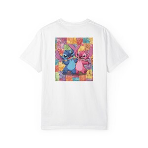 Färgglad Stitch och Angel Patchwork Kram T-shirt | Lilo & Stitch-inspirerade par-T-shirts bild 3