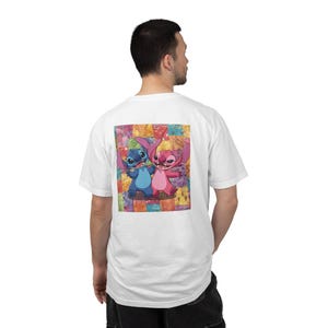Färgglad Stitch och Angel Patchwork Kram T-shirt | Lilo & Stitch-inspirerade par-T-shirts bild 5
