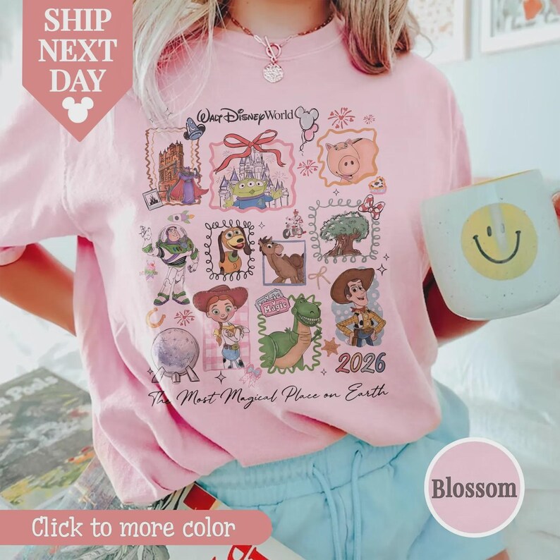 Camiseta de Toy Story de Walt Disney World con colores cómodos, viaje de vacaciones familiares 2026, camiseta de Woody y Buzz Lightyear, camiseta del Castillo Mágico de Coquette Bow imagen 9