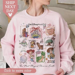 Camiseta de Toy Story de Walt Disney World con colores cómodos, viaje de vacaciones familiares 2026, camiseta de Woody y Buzz Lightyear, camiseta del Castillo Mágico de Coquette Bow imagen 5