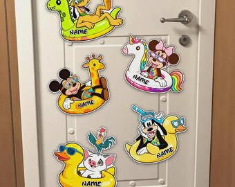 200種類以上のディズニーキャラクターのパーソナライズされたサマークルーズマグネット、プールフロートキャラクタードアデコレーション、ファミリーマグネット、ミッキー＆フレンズのスイミングフロート