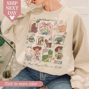 Camiseta de Toy Story de Walt Disney World con colores cómodos, viaje de vacaciones familiares 2026, camiseta de Woody y Buzz Lightyear, camiseta del Castillo Mágico de Coquette Bow imagen 6