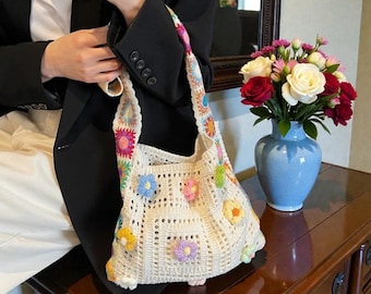 Bolso de mano de crochet floral hecho a mano: bolso de hombro bohemio multicolor con aberturas