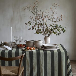 Zwarte salie groen gestreept tafelkleed - Rechthoekig eettafelkleed, moderne keukentafelhoes, minimalistisch brunchlinnen, gastvrouw cadeau