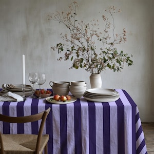 Lila randig bordsduk - Lavendelfärgad Cabana-matslinne, rektangulärt köksöverdrag, minimalistisk brunchmiljö, sommarpresent till värdinna