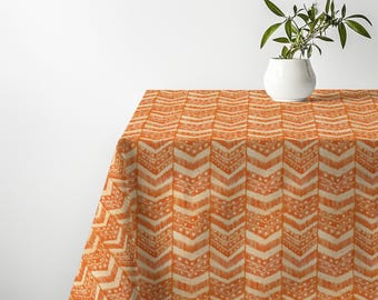 Terrakotta Chevron Tischdecke - Orange Ikat Esstisch Abdeckung, Herbst Brunch Küchen Dekor, Boho Essstil, Ernte Hostessen Geschenk