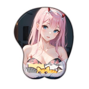FranXX Zero Two 3D Textured Mouse Pad • Enchanting Anime Beauty Desk Mat • Ergonomic 3D Wrist Support • Non-Slip Gaming & Office Mouse Pad
