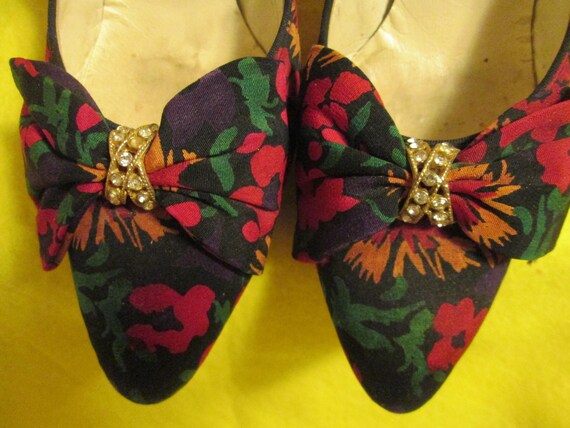 Vintage Ladies FLORAL PUMPS With Bow/Rhinestones … - image 5