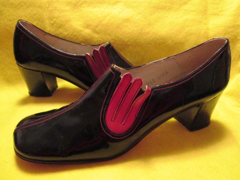 1960s' BLACK Chunk Heel PATENT PUMPS By Quality-CraftSize 6 1/2 image 1