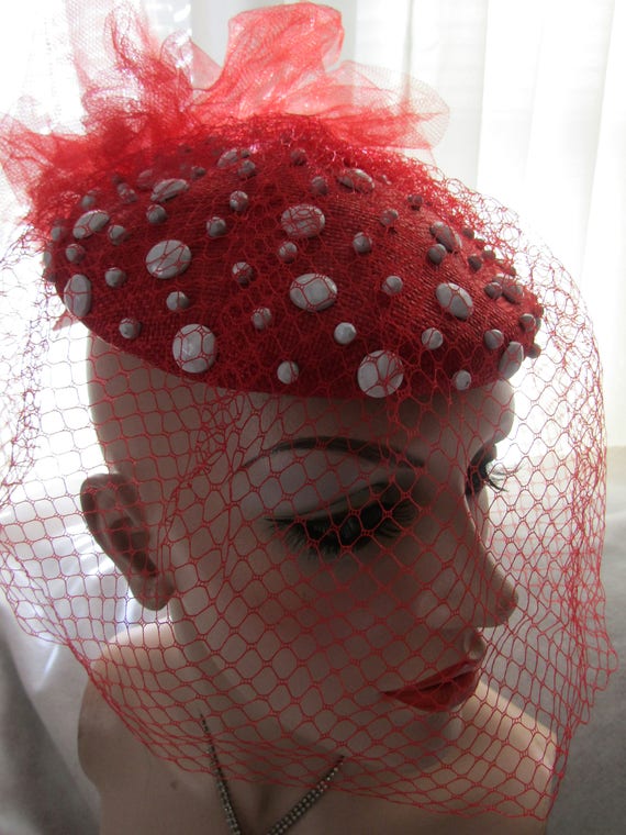 Vintage Ladies RED And WHITE HEAD Topper With Fac… - image 2