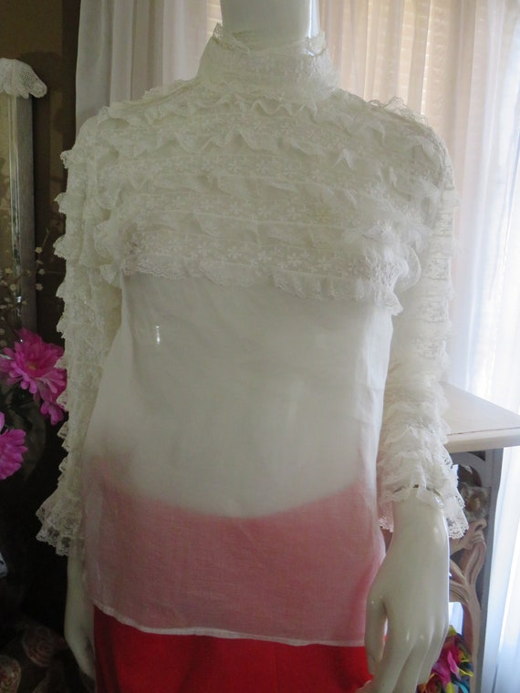 1950s' Off-WHITE Lace RUFFLED BLOUSE-----No Label/
