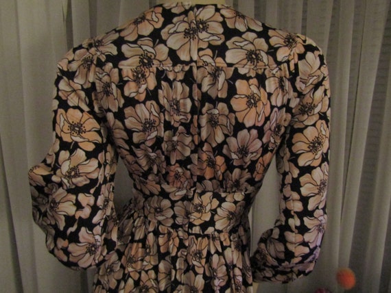 1960's/1970's Long Sleeve FLORAL DRESS----No Labe… - image 6