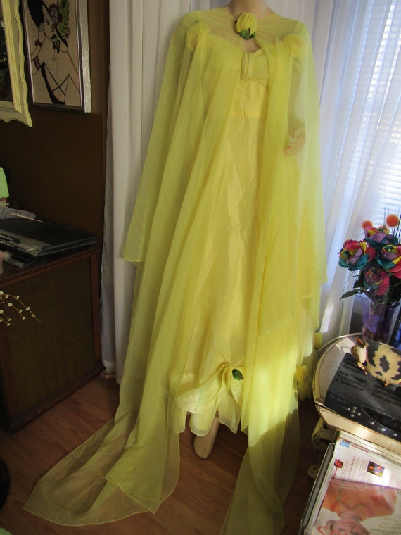 Prom Time!! 1960's Bright YELLOW FORMAL With DRAP… - image 7