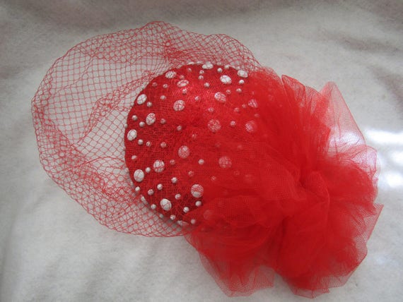Vintage Ladies RED And WHITE HEAD Topper With Fac… - image 4