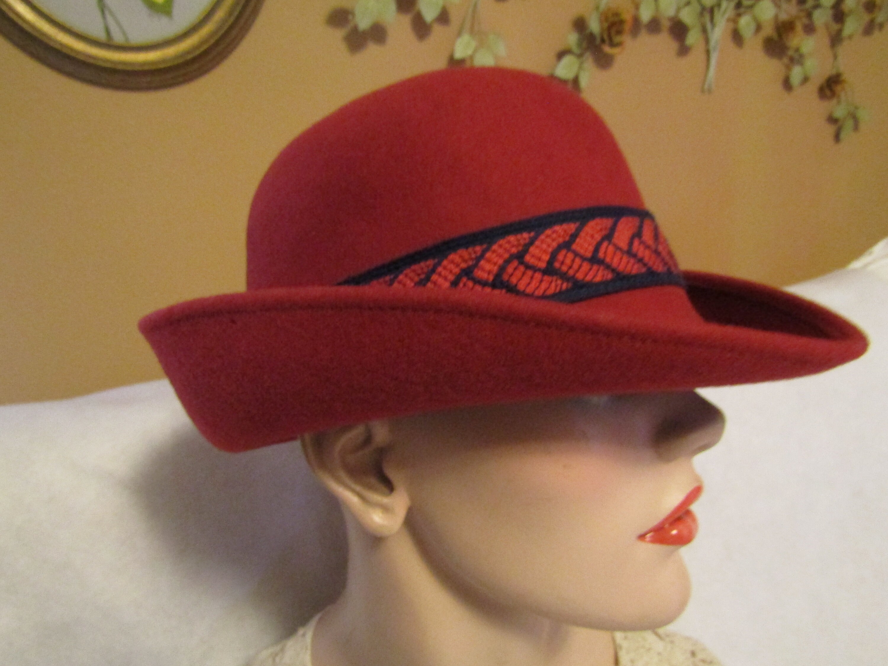 Vintage Bullock’s California Gray Lightweight OSFM Hat with Bow & Faux Flowers 1960s Bullock main image 2
