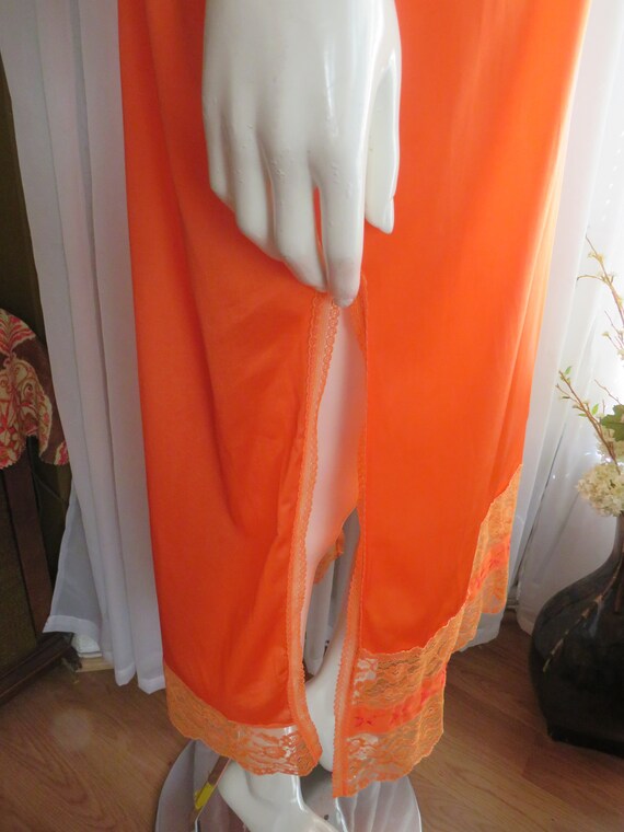 1960s'/1970s' Tangerine ORANGE Long Sleeve NIGHTG… - image 5