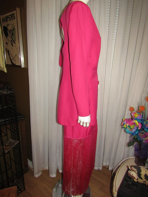 1980's or 1990's Ladies Bright PINK SUIT With Lon… - image 4