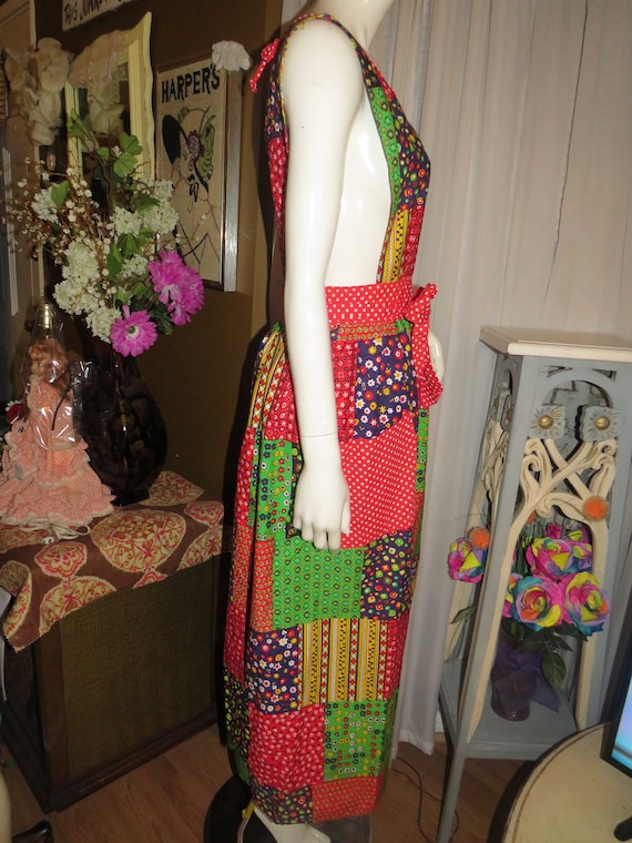 1970s' Colorful Patchwork-like Print PINAFORE/APR… - image 6