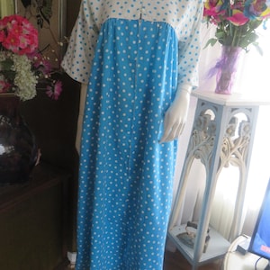 1960s&#39; TEAL Blue & WHITE House DRESS---No Label Maker/Size Tag